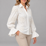 SIMONA™ | Laisvo stiliaus gėlėta palaidinė su sagomis