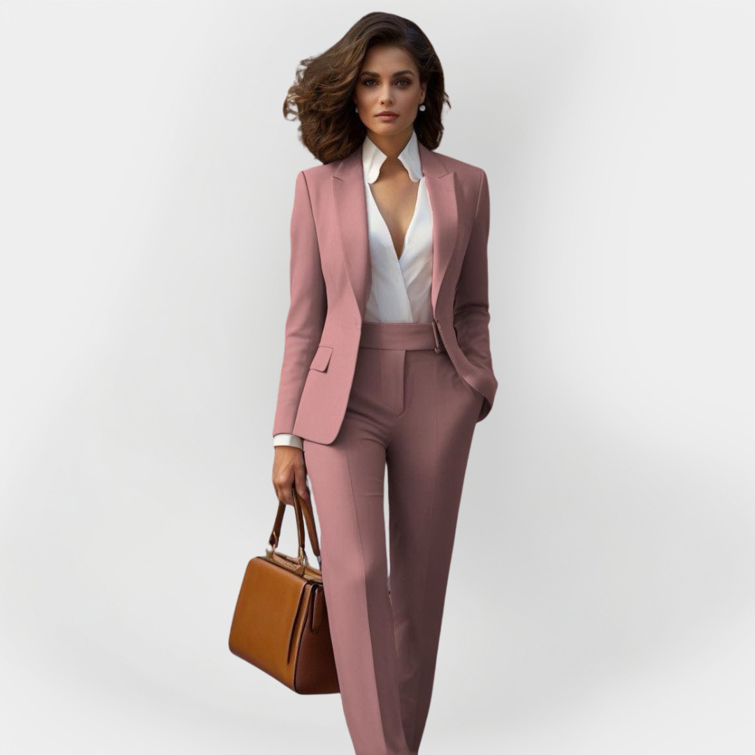 Stilingas moteriškas kostiumas